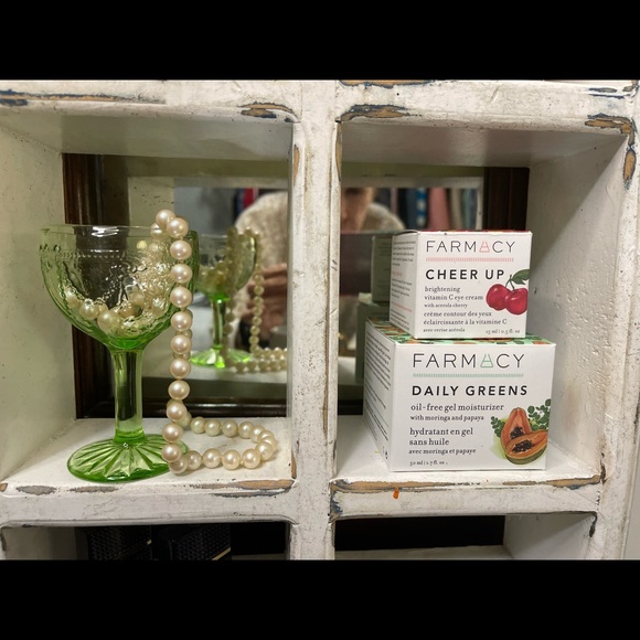 Farmacy Cheer Up Brightening Vitamin C Eye Cream with Acerola Cherry - Picture 2 of 8